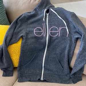 Ellen zip up